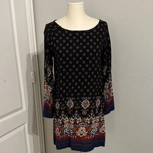 Chic Long Sleeve Dress with Multicolor Pattern